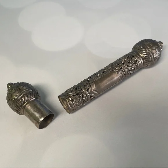 Antique Ornate Scroll Holder – 7” – Unmarked Silver Tone - Picture 5 of 8